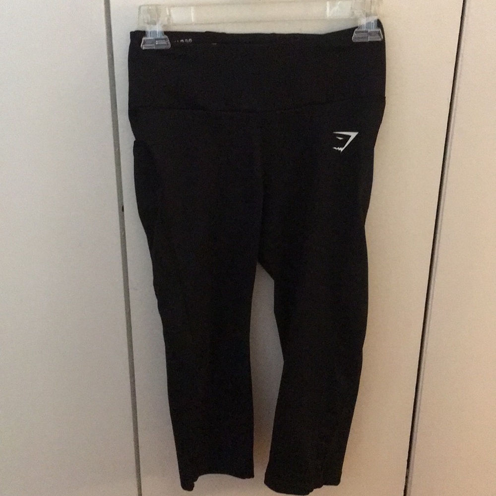 Gymshark black 3/4 length dry sculpture leggings S